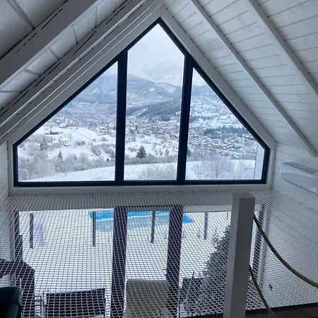 Under Sky - з теплим басейном ,чаном-джакузі, панорамною ванною та Playstation 5 Slavske